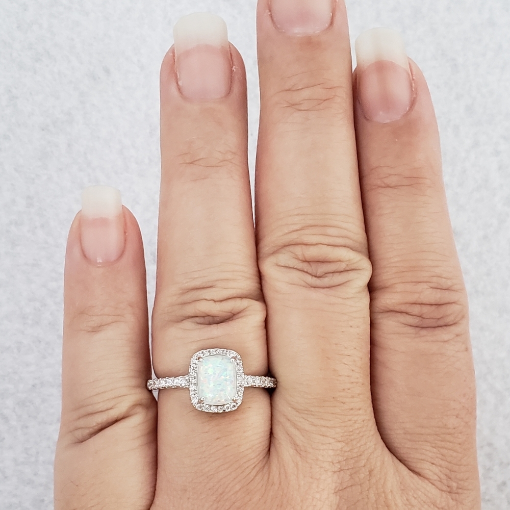 18k White Opal Ring - Picture 6 of 8